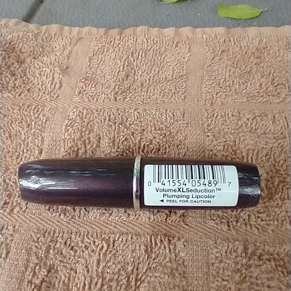 Volume xl seduction plumping lip color 160 born wi - Picture 5 of 5